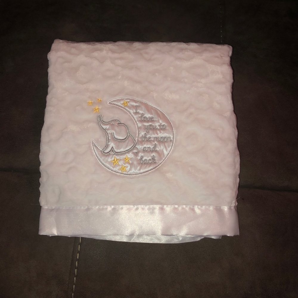 White "I love you too the moon and back" blanket